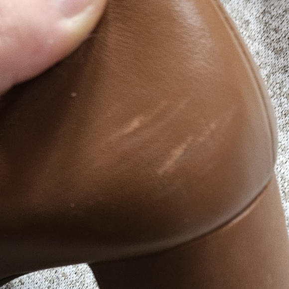 Tory Burch nude heels - Picture 4 of 8